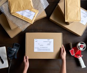 e-commerce logistics, last mile delivery