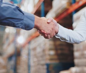 international courier, ship overseas, logistics partner